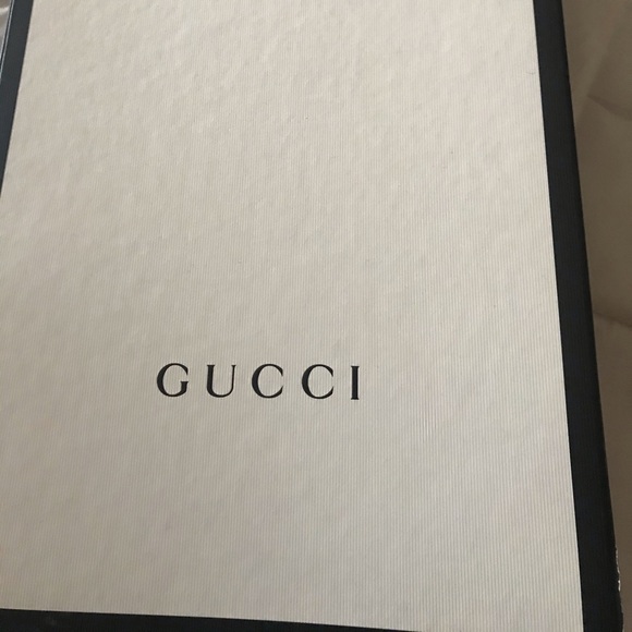 Gucci Make up bag! - Picture 3 of 10